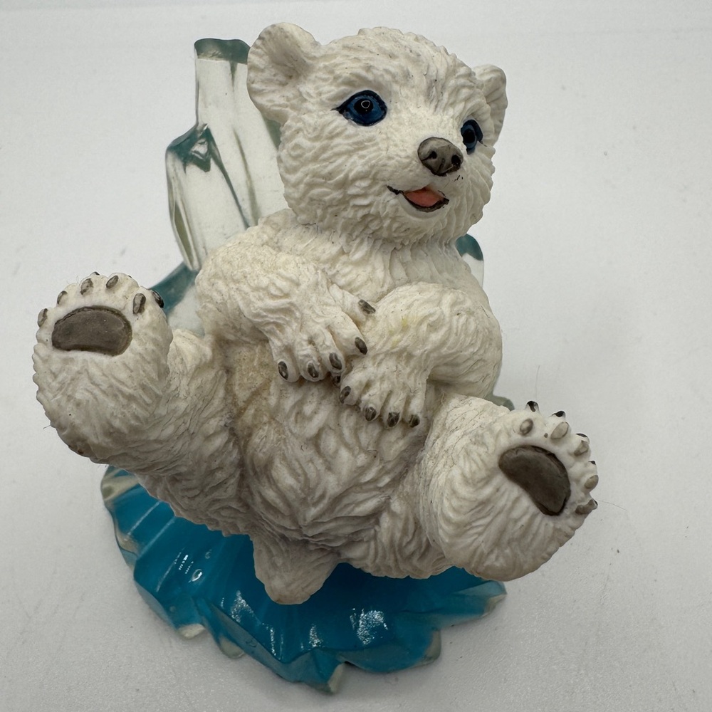 Polar Playmates Figurine Slip'n & Slide'n Polar Bear Ice Michael Adams Hamilton